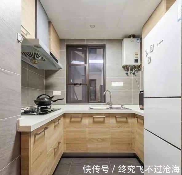 小95㎡小三居,全屋设计无吊顶被亲戚嘲笑,完工后的效果瞬间打脸