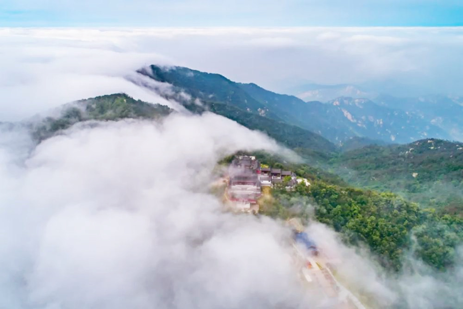 登山|山东有一座原生态的山峰，是蒙山第二高峰，经常有登山爱好者挑战