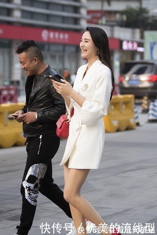 女性 紧身裙的时尚穿搭,彰显女性美丽曲线,身材完美