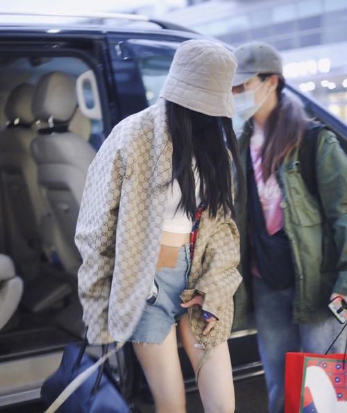  大腿|舒服好穿又有型的牛仔，短裤or中裤？