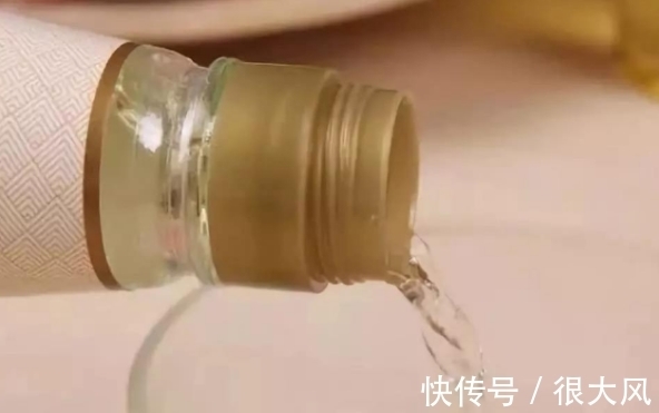 拿白醋养杜鹃、栀子花、绿萝,原来用法有区别,效果也不一样