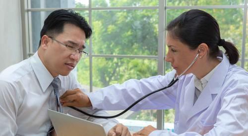 |沙雕动画!搞笑:饿的头晕的我,被校长一巴掌拍晕倒地!