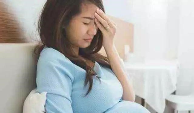 胎盘|怀孕四个月还不显怀 不一定是营养不良, 可能是这4个原因造成!