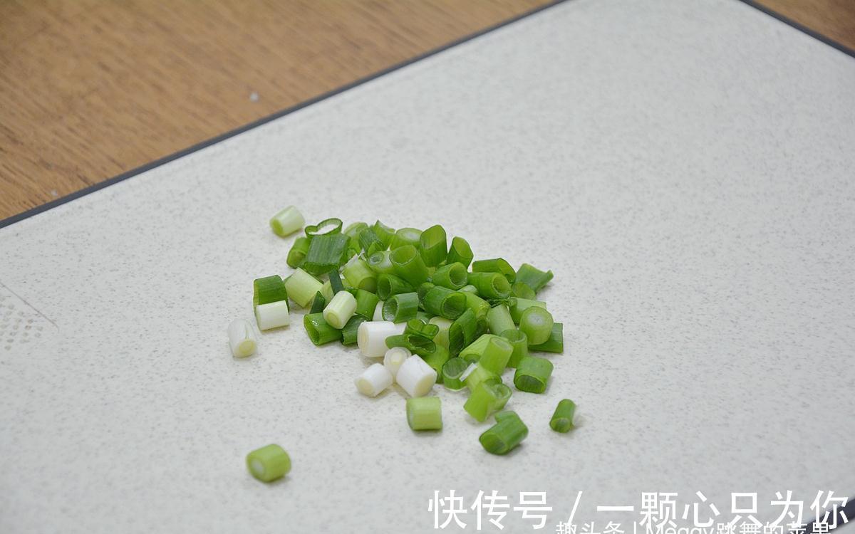 天冷特爱一道白菜豆腐,菜嫩汤鲜百吃不厌,上班族回家轻松做