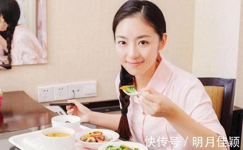 宝妈|宝妈坐月子让老公倒垃圾,1小时后仍未归,宝妈一看窗外直接傻眼