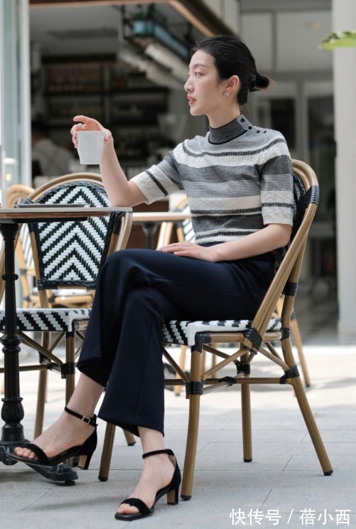 氛围感|早秋想穿出时髦氛围感？来跟着这位博主学，打造高级感并不难！