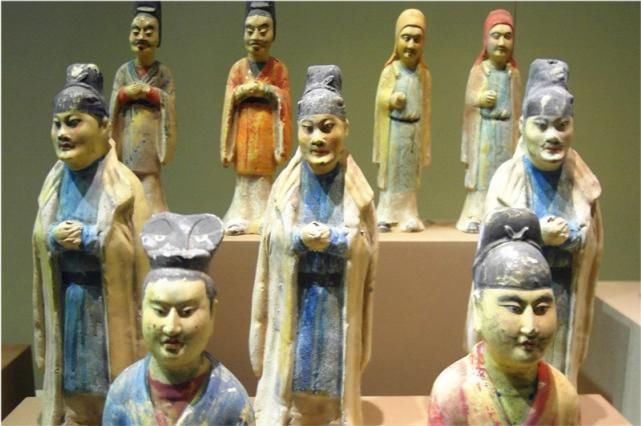 发现|考古挖掘不久即发现盗洞,被笑与盗墓走一条路,进入墓室后意外了