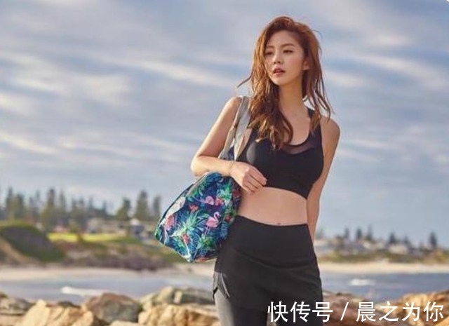 凹凸有致|95后美女因一张晨跑照“走红”,身材凹凸有致,网友:太吸睛