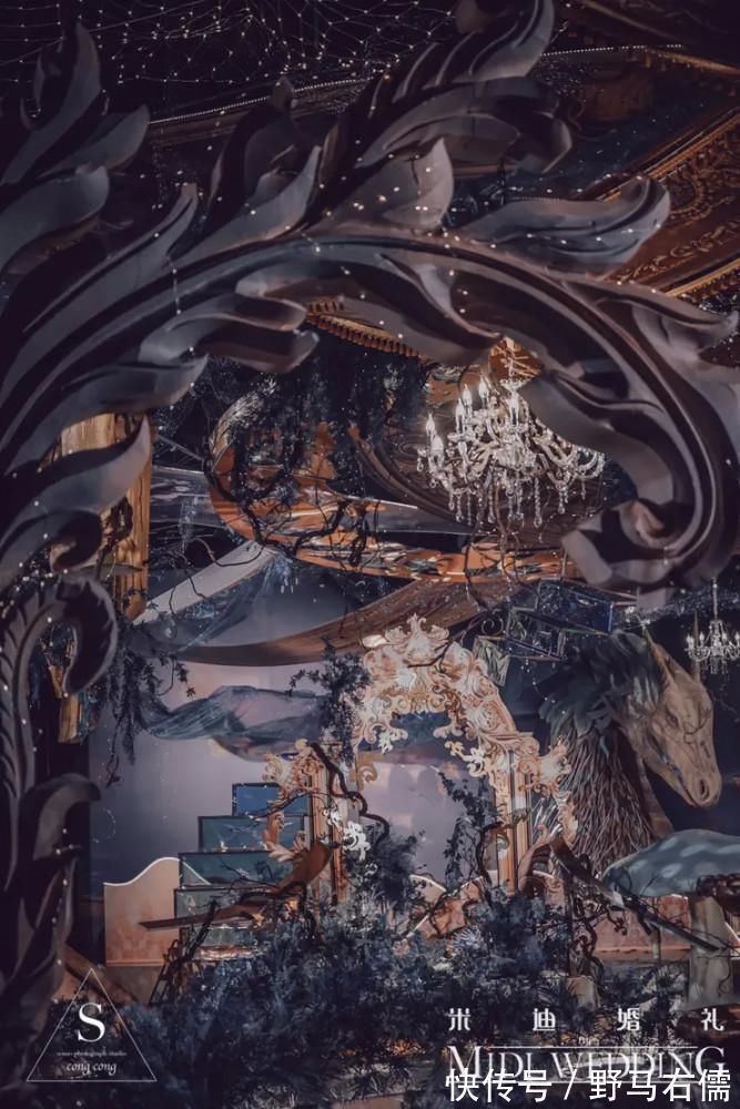 中世纪@用浓烈的色彩和精美的造型,带你感受一场沉浸式的北欧神话婚礼