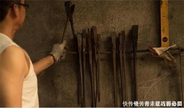 郑国荣|铸剑师郑国荣:第一把剑拍卖两万,第2把陨铁铸造,第3把赠金庸