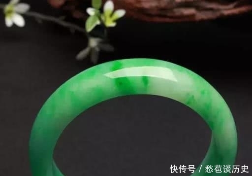 翡翠手镯保养问答