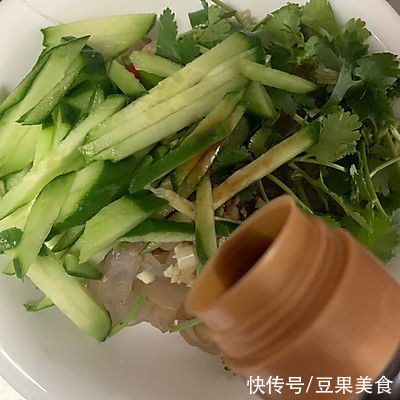 美食|凉拌海蜇丝舌尖上的养生美食