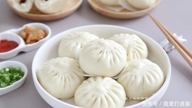 做包子不要只会加酵母,多加一样,包子白又胖,冷了也不发硬