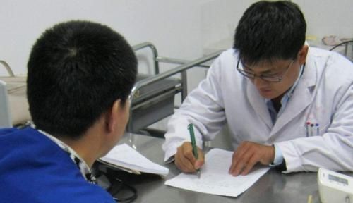 肝癌早期,身体这4处可能会“露马脚”,希望你早点抓住