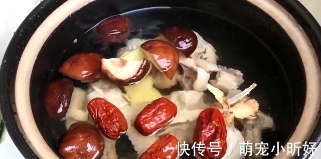 补气养血|当归炖鸡,你做对了吗?汤鲜肉烂,香气四溢,补气养血滋润容颜