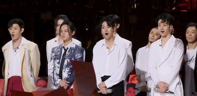 GAI和陳小春節(jié)目中鬧不和陳小春冷臉說抱歉，GAI遭網(wǎng)友質(zhì)問