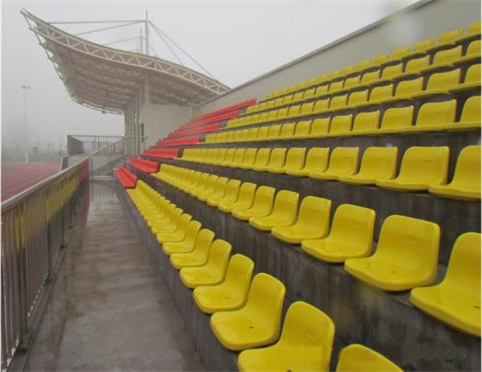 热塑性|为什么体育场的塑料椅子,一烧就新?知道是用什么材料做的吗?