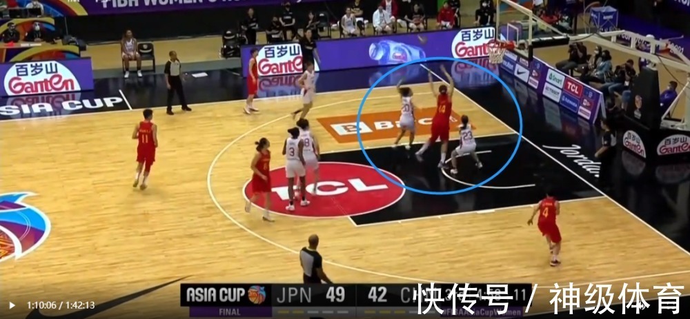 中国女篮|李缘无奈控球12秒、李月汝遭乔丹式抢断,中国女篮真的被看透了