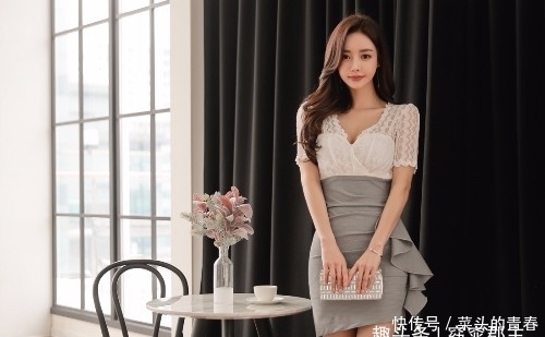 小鸟依人|小鸟依人的紧身裙美女,丰满的身材穿出甜美性感,尽显高雅姿态