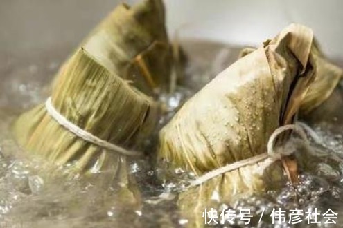 食用碱|煮粽子，用啥水很关键！大厨教你3窍门，粽子软糯不夹生，不开裂