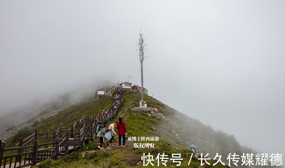 日出|雨中登太白山，见识到最美的秦岭风光：日落、日出、云海