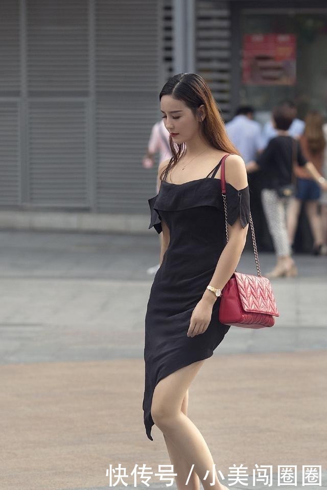 上半身 连衣裙的打扮好看又是上镜,充满女性魅力风情,干净利落