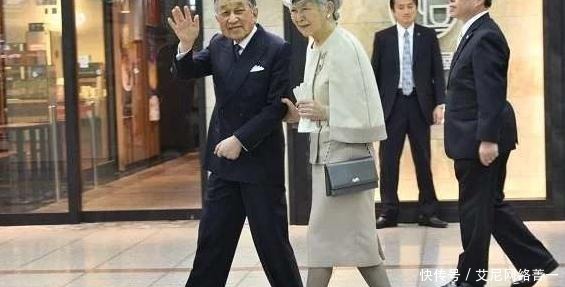 优雅|日本天皇到伊势神宫报告退位,皇后斗篷套装优雅,为平民女儿庆生