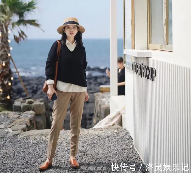 “毛衣”单穿已经失宠了!今年流行轻奢叠穿,瞧三木每套都漂亮