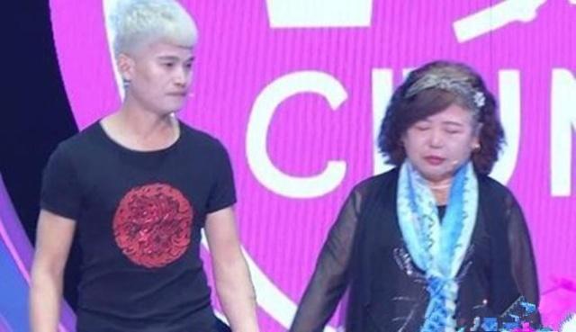 美好的时光!28岁小伙爱上65岁大妈向其求婚,大妈欣然应允:我还要给他生孩子