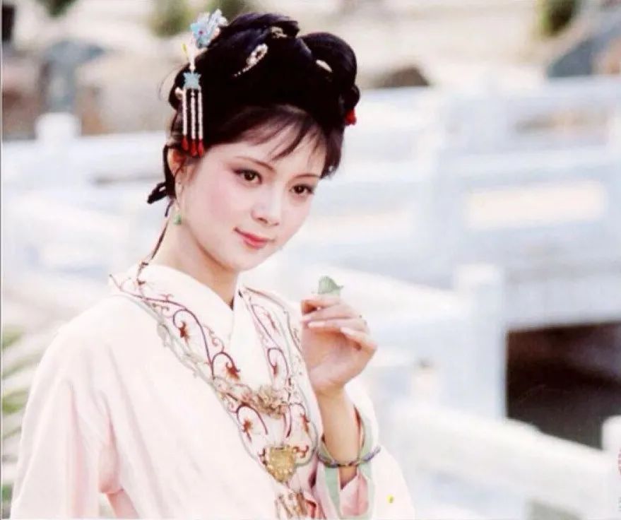 宝钗|宝钗对贾府男子的讽刺，一针见血