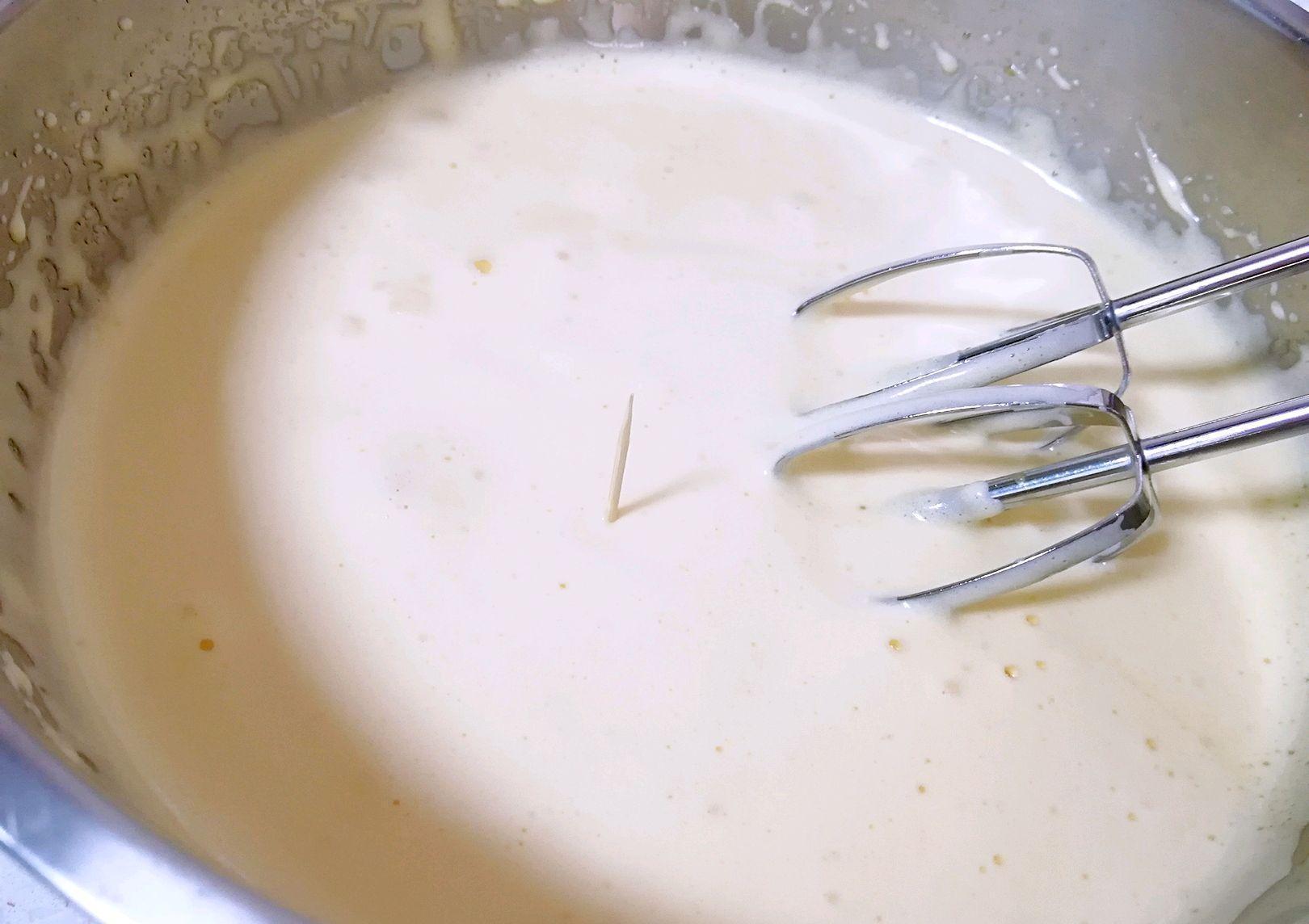 自己在家做蜂蜜凹蛋糕,入口香甜酥软,怎么吃都不腻