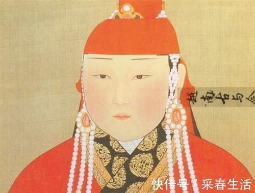 少女@日本少女游玩发现一幅壁画,直接愣在原地:这怎么和我一模一样?