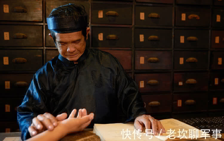 癌症|被西医放弃的患者,服用草药后肿瘤消失?中医到底能不能治癌症