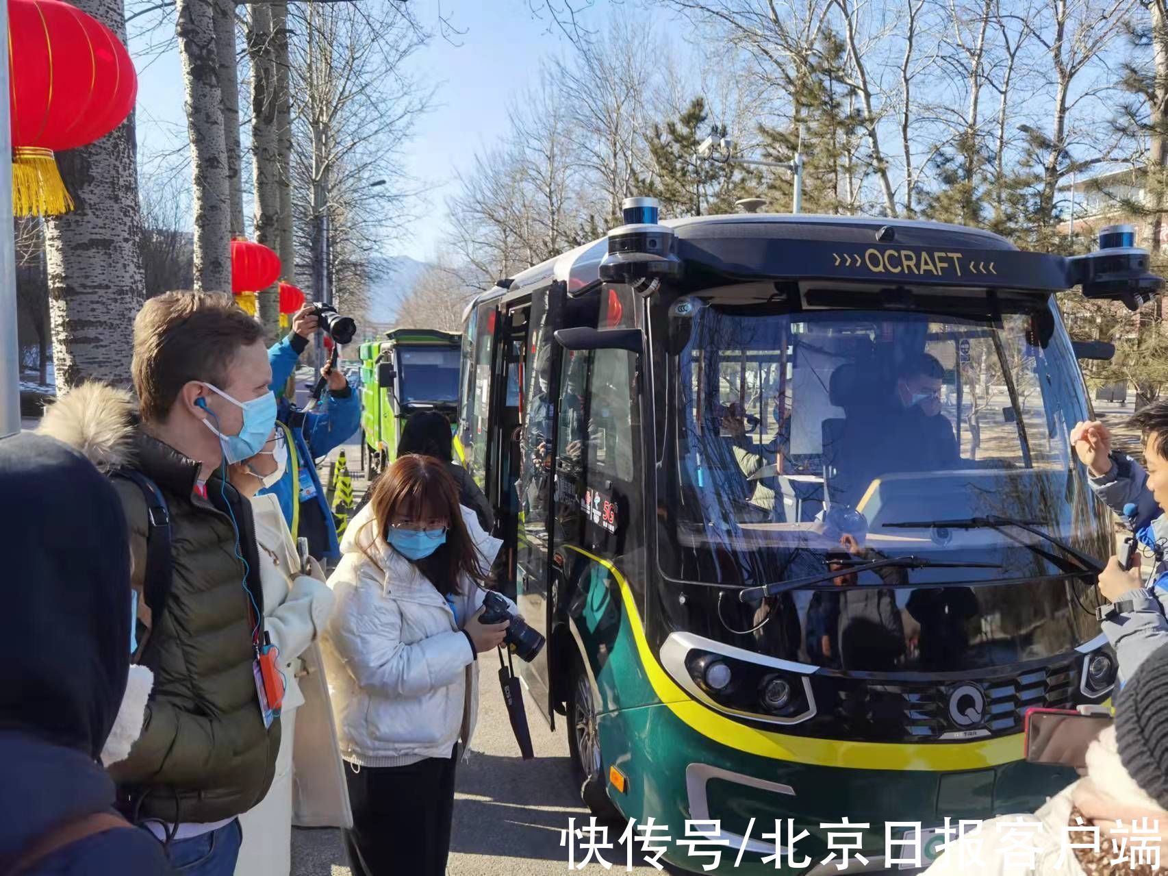 詹松|中外记者点赞中关村自动驾驶：“可能比有人驾驶水平还高”