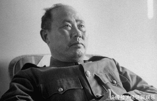 傅作义的警|他起义后部下哗变企图围攻香山，唯一没叛变的营所有人官升一级