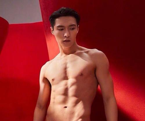 动作|如何练出巧克力腹肌?这几个虐腹动作,值得尝试