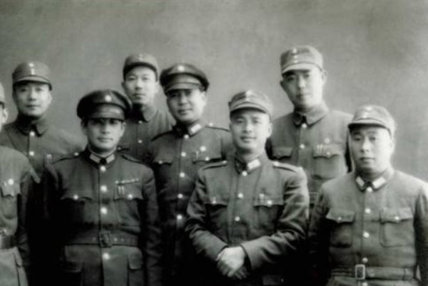 孟良崮|张灵甫44岁时在孟良崮阵亡,他的几个子女今何在,过得怎样?