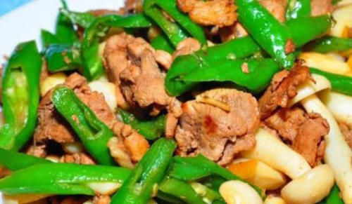 美食推荐:青椒炒肉,红烧豆腐,炒杂菜,凉吃干烧带鱼的做法