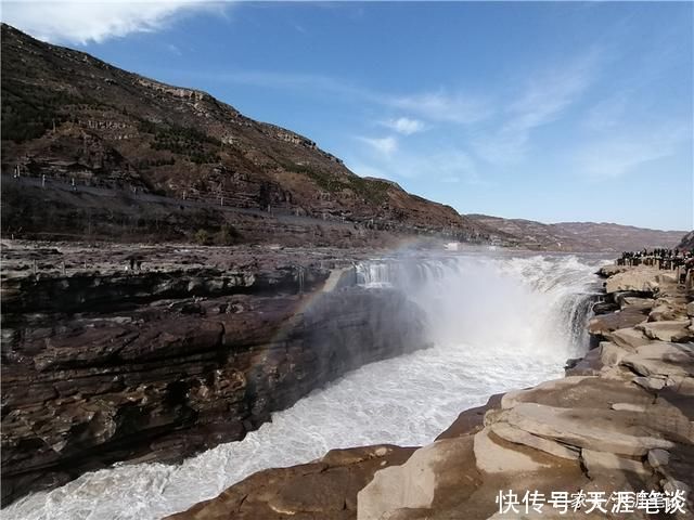 走进壶口龙洞，对比两岸景色，自驾突遇事故