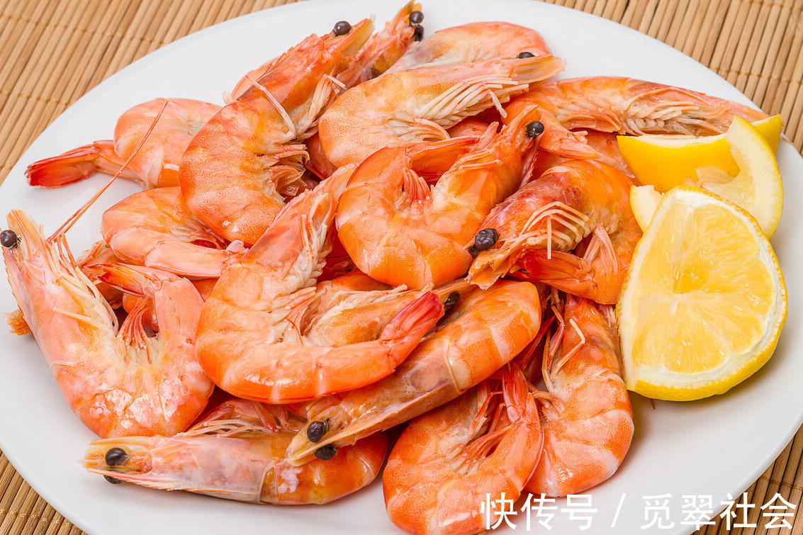 鲜虾|鲜虾,别再用水煮或上锅蒸了,沿海人民教你一招,大虾鲜味不流失
