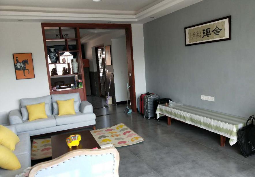 硬装|130平硬装30万,看上去却仅值5万,装修让我难以忘记,客厅太奇怪