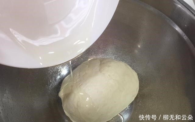 酵母粉|蒸馒头,别只加酵母!学会加“2白”,馒头凉了也不硬,又白又香