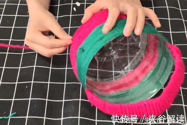 空油桶真是个“宝”,把毛线缠在空油桶上,全家人都要抢着用!