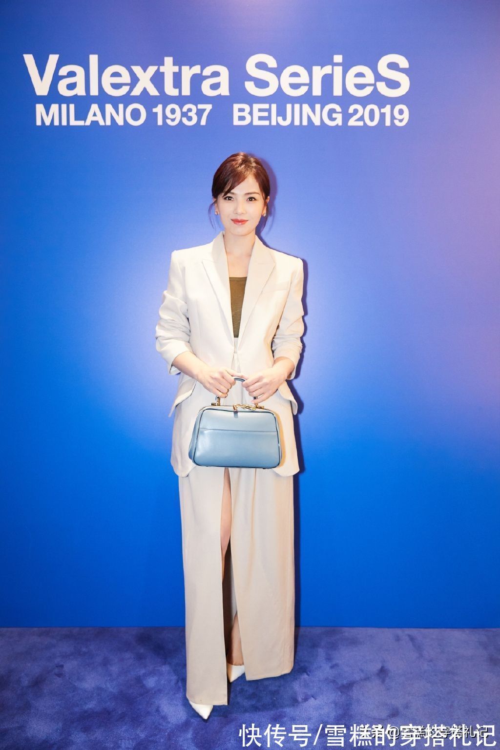 日落黄 40岁左右的女人,衣服尽量不要穿驼色和灰色,其实这些更气质显白