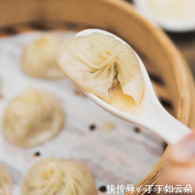 最鲜|先喝汤再入口，最鲜香不过一屉小笼包