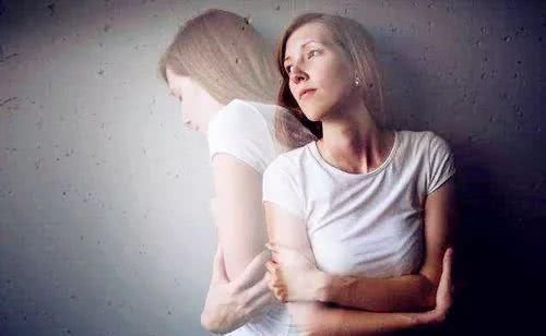 对方|70岁婆婆被送女儿家养病,儿媳被骂白眼狼,一番话堵得对方哑口无言