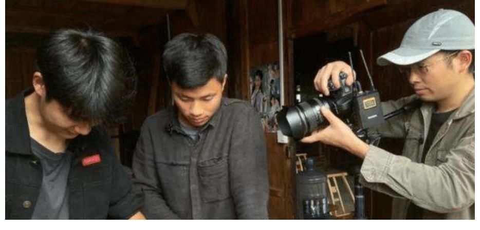 念鄉(xiāng)人周周，被稱男版李子柒，粉絲千萬不帶貨不直播，收入從哪來