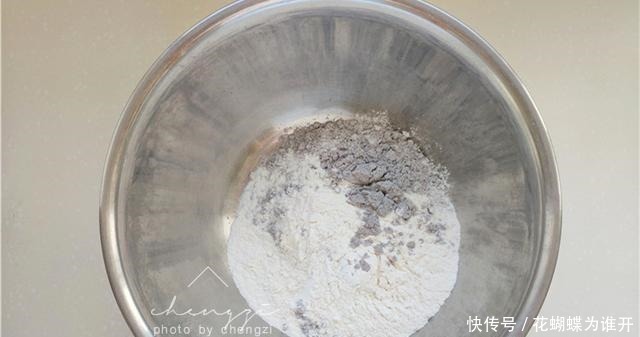 营养|天冷,45岁老阿姨迷上了这早餐,1周吃3次,别看黑乎乎,特营养