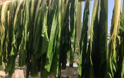 这4种蔬菜晒干后比新鲜的还好吃,冬天拿来炖肉,那叫一个香!