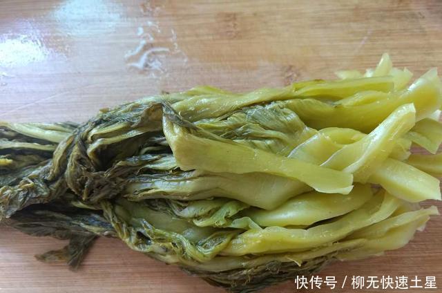 胃口|冷天没有胃口时,就炒一盘这菜,吃起来酸辣美味,开胃又下饭